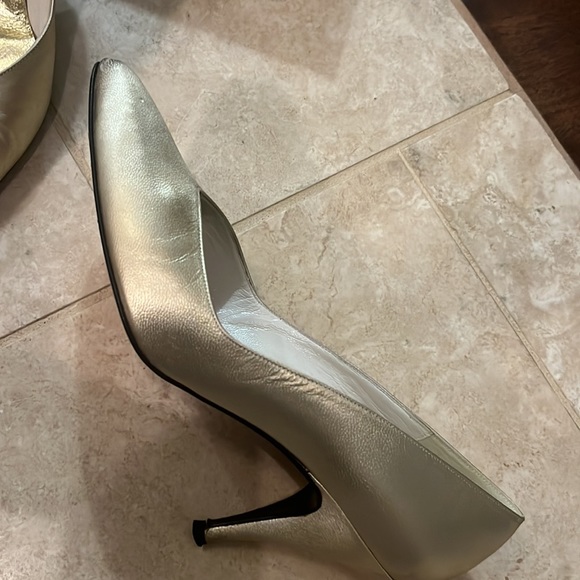Gold pumps - Picture 5 of 6